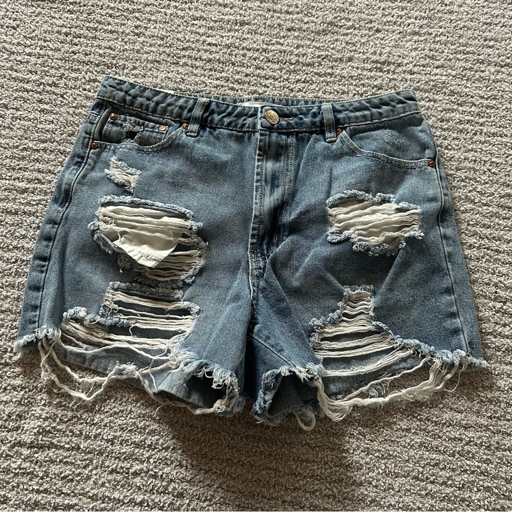 Almost Famous High Rise Distressed Denim Short Shorts Size 9 Y2K